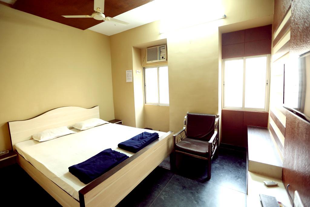כלכותה Central Guest House מראה חיצוני תמונה