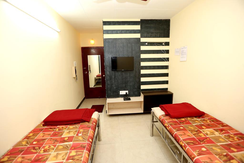 כלכותה Central Guest House מראה חיצוני תמונה